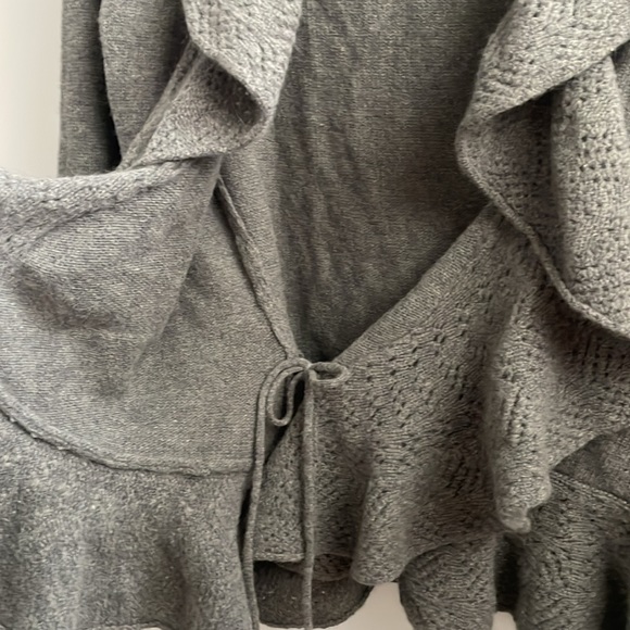 Sarah Spencer Grey wrap wool cardigan size S - Picture 3 of 6